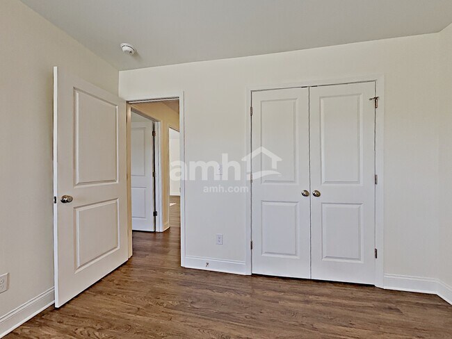 Building Photo - 7925 Moss Glen Ct