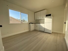 Building Photo - 26541 Avenida Veronica