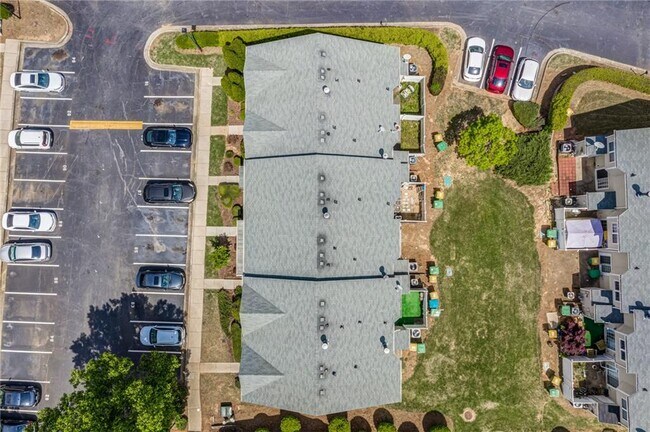 Building Photo - 3285 Hidden Cove Cir NW