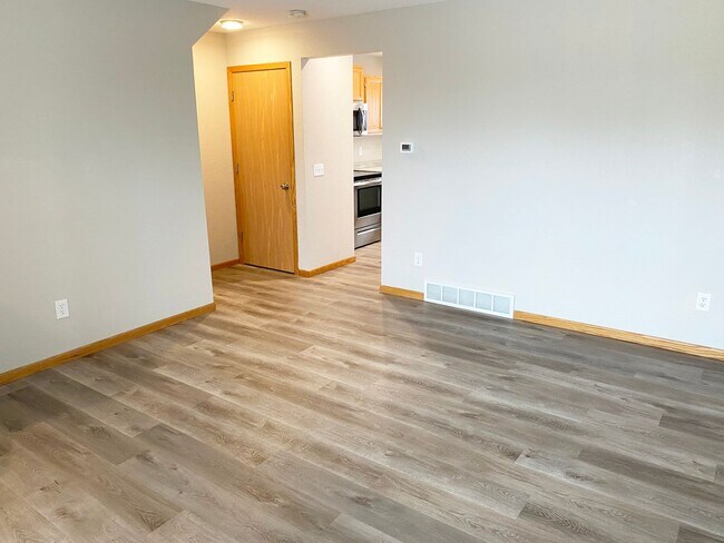 Building Photo - 1933-35 Northwestern Ave