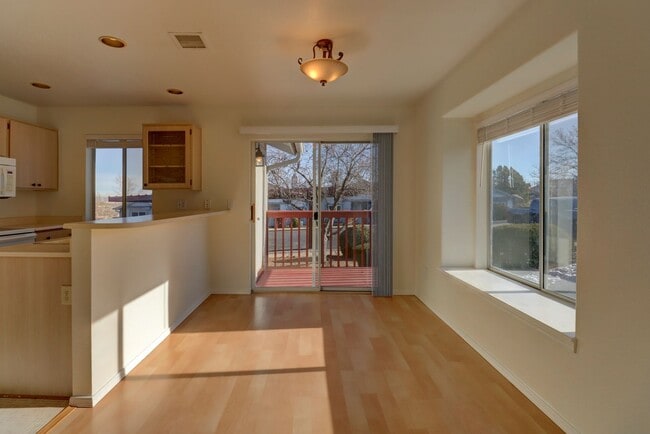 Building Photo - 2 bed 2 bath Condo in Montana Terraces