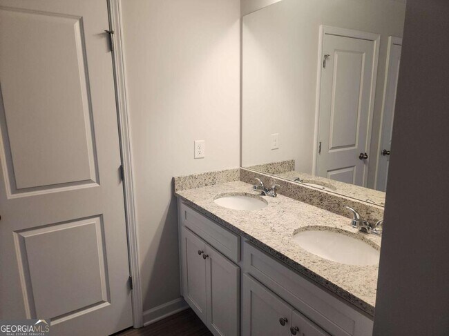 Building Photo - 832 Cygnet Ln