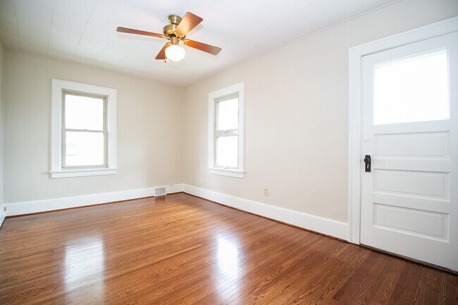 Building Photo - 472 Shasta Dr