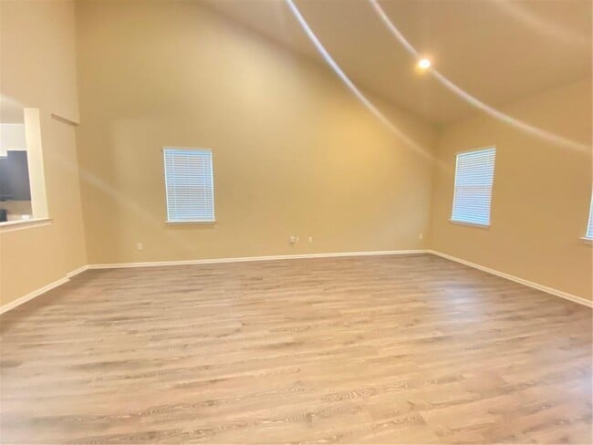 Building Photo - 6204 Diamondleaf Bend