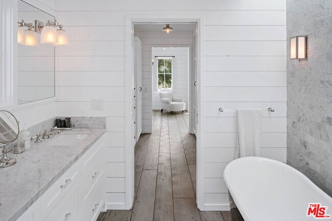 Building Photo - 821 Nowita Pl