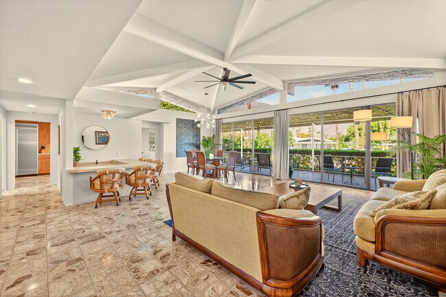 Building Photo - 1570 S La Verne Way