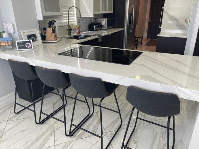 Building Photo - 505 Silver Beach Ave