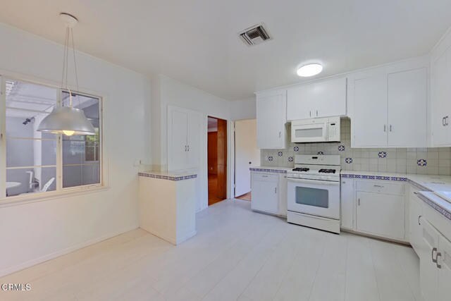 Building Photo - 1462 Glengarry Rd