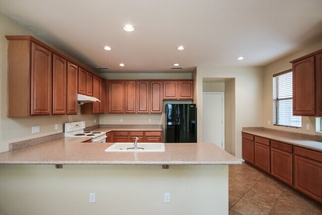 Building Photo - 2075 S Illinois Pl