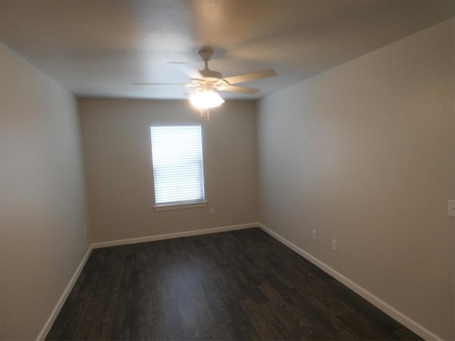 Building Photo - 409 Vail Cir