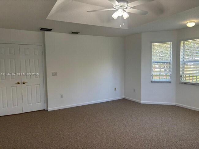 Building Photo - 15845 SW 49th Ct