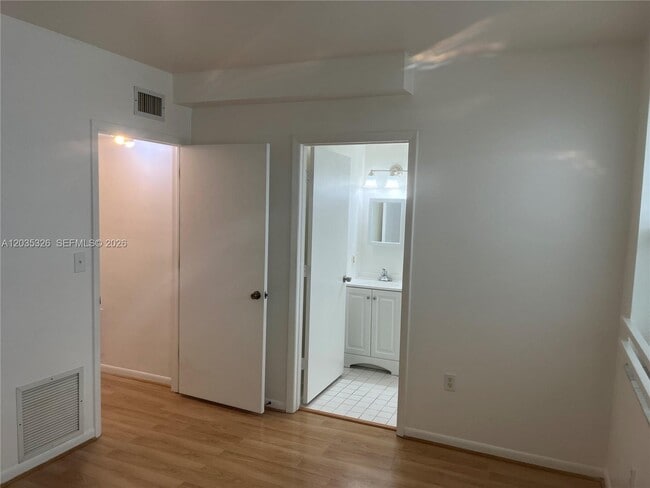 Building Photo - 1550 Drexel Ave