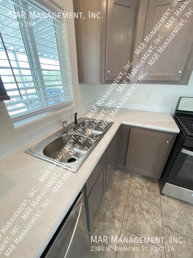 Building Photo - 2384 W Diamond St