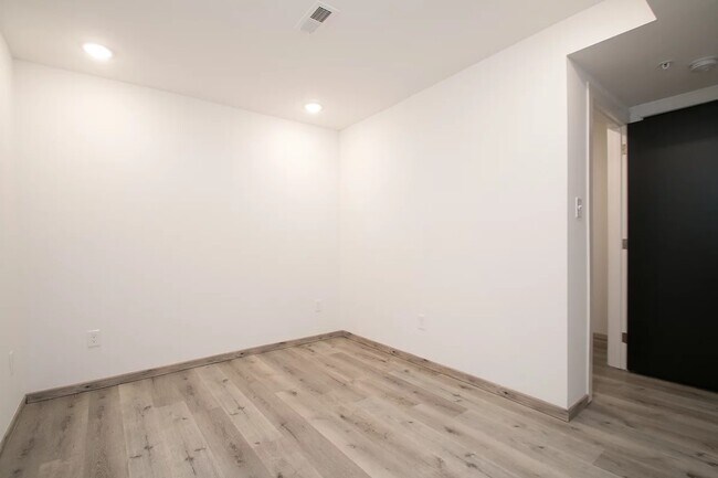 Building Photo - 1401 N Felton St