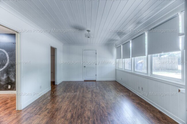 Building Photo - FOR LEASE | Tulsa | Available Now!