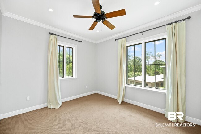Building Photo - 32511 Water View Dr E