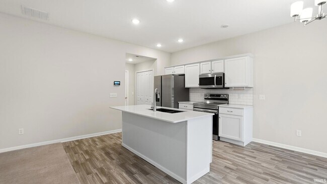 Building Photo - 3597 Canal Square Dr
