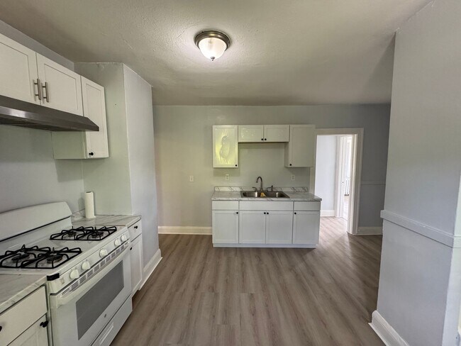 Building Photo - 1429-31 Knox Ave N