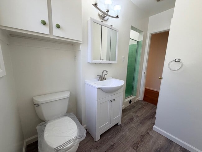 Building Photo - 4 Bdrm/2 Bath Home w/Garage and Yard in Fu...