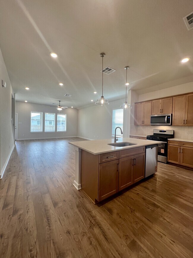 Building Photo - 14438 Inspiration Pt