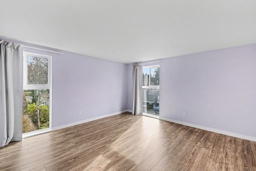 Building Photo - 13820 NE 65th St