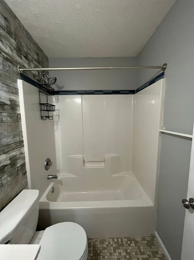 Building Photo - Beautiful Home Located Off Of Whitesville ...
