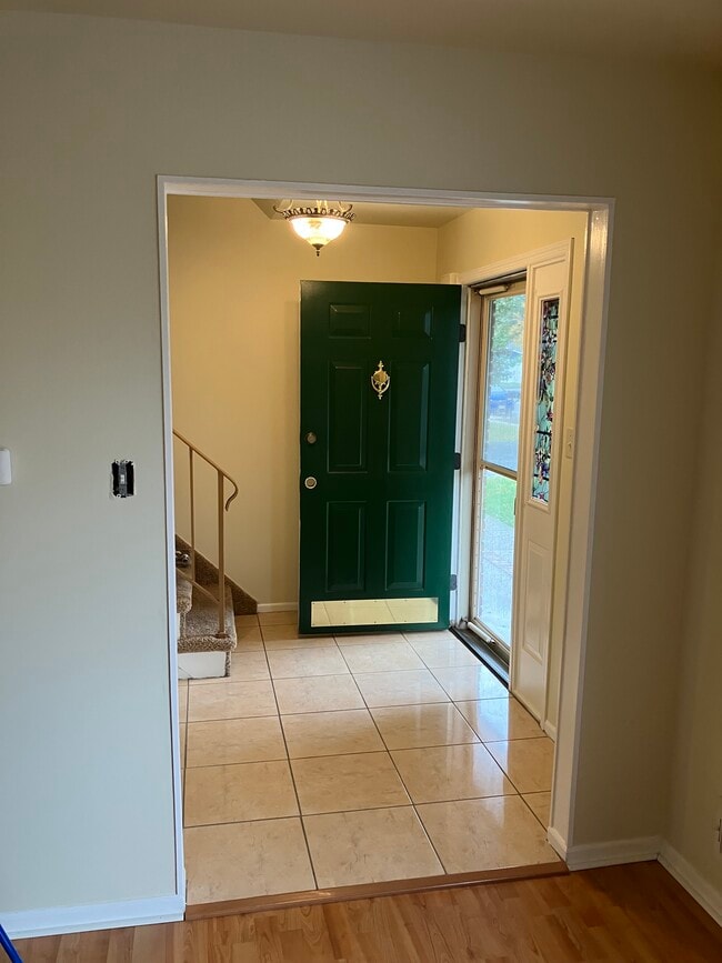 Building Photo - 154 Bayshore Dr