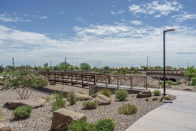 Building Photo - 16019 W Soft Wind Dr