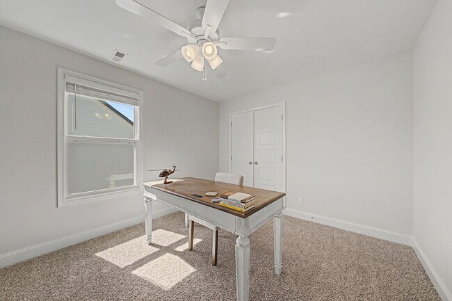 Building Photo - 2138 Ireland Wy