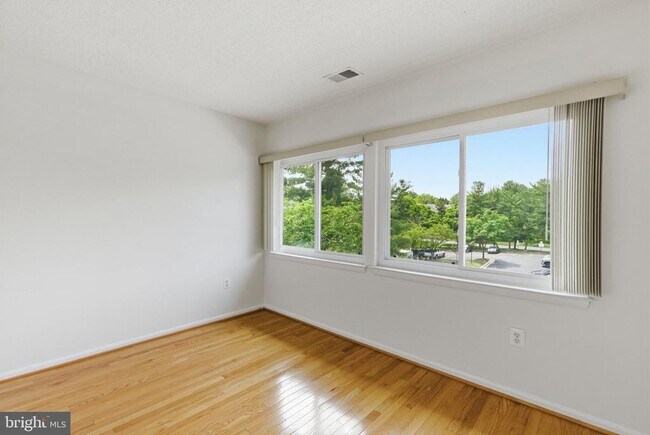 Building Photo - 18315 Leman Lake Dr