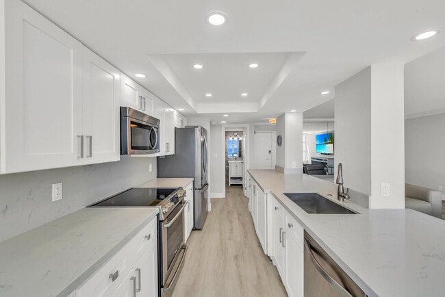 Building Photo - 1620 S Ocean Blvd