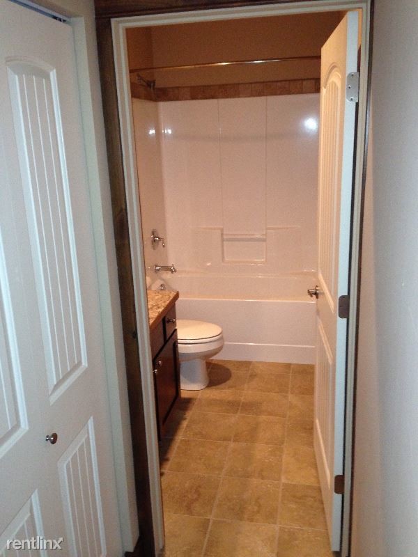 Building Photo - 2 br, 1 bath Condo - 2890 Overlook Blvd