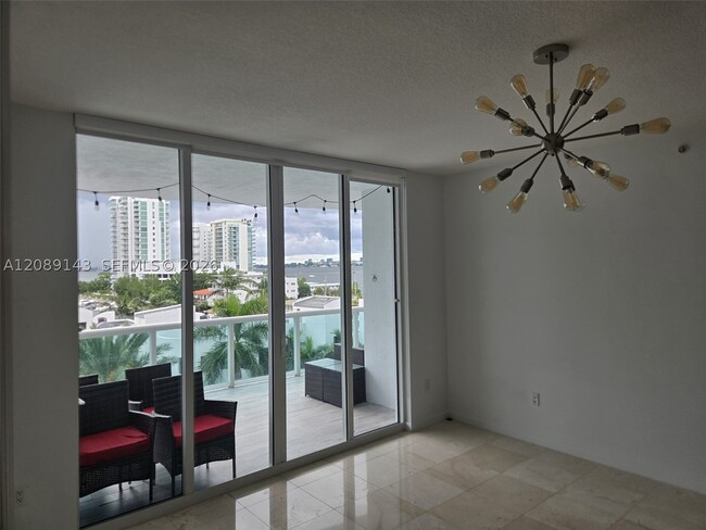Building Photo - 7900 Harbor Island Dr