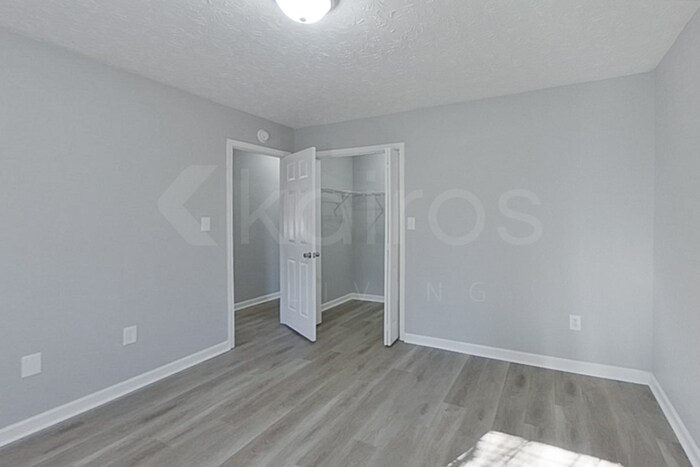 Building Photo - 250 Deer Pkwy