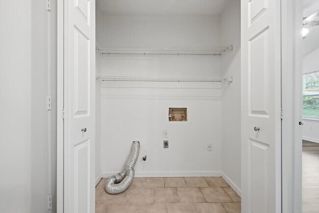 Building Photo - 4061 Keheley Glen Dr