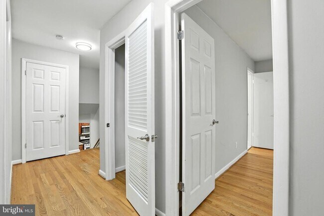 Building Photo - 9104 Hamilton Dr
