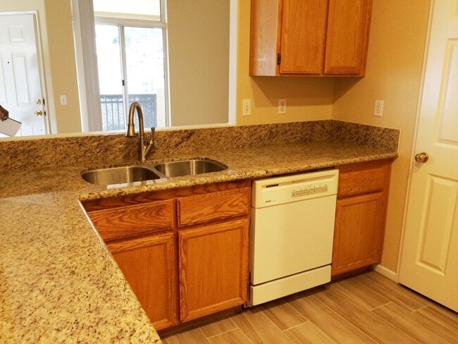 Building Photo - 2 Bd, 2 Ba in Aliso Viejo