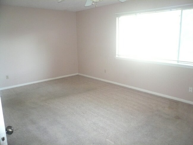 Building Photo - 9402 Meaux Dr
