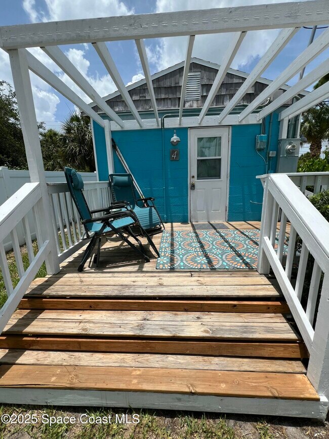 Building Photo - 2179 Pineapple Ave
