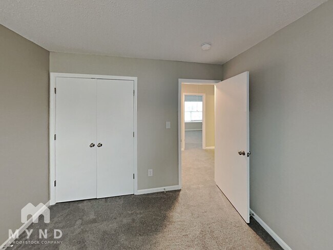 Building Photo - 11550 Stewarts Crossing Dr