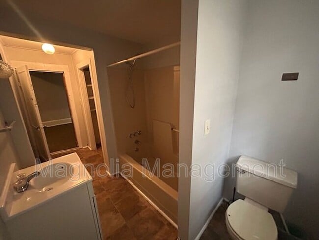 Building Photo - 241 Davis St