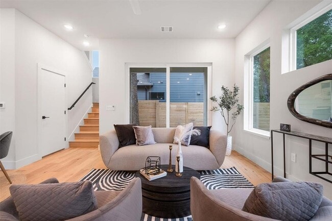 Building Photo - 4513 S 3rd St