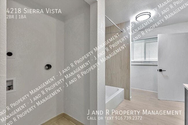 Building Photo - 4218 Sierra Vista Ave