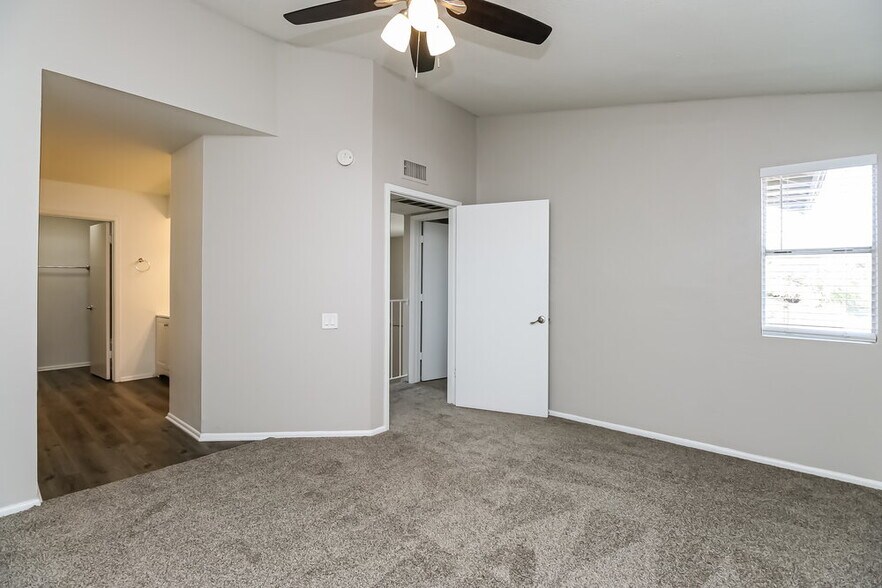 Building Photo - 7032 S 44th St