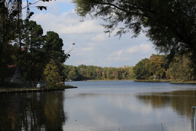 Building Photo - CUTE 3 BED 2 BATH HOME IN SPRING LAKE SUBDIVISION!!