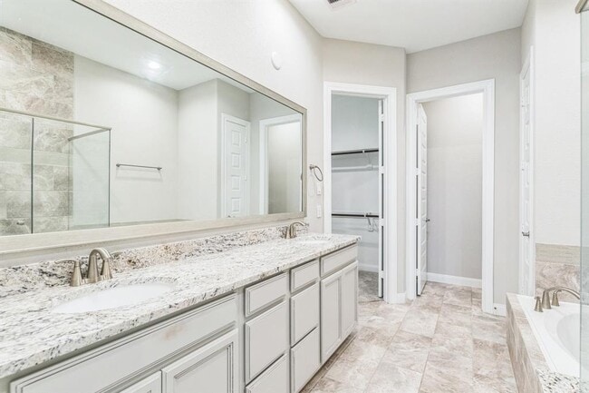 Building Photo - 3202 Cache Crossing Dr