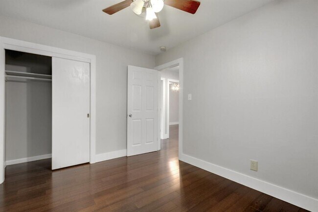 Building Photo - 1600 Ashberry Dr