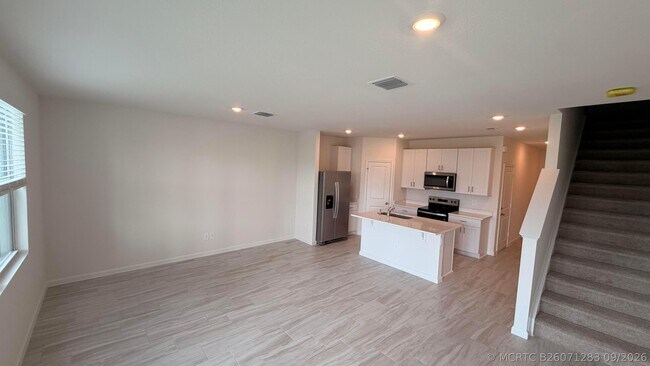 Building Photo - 651 Salisbury Cir