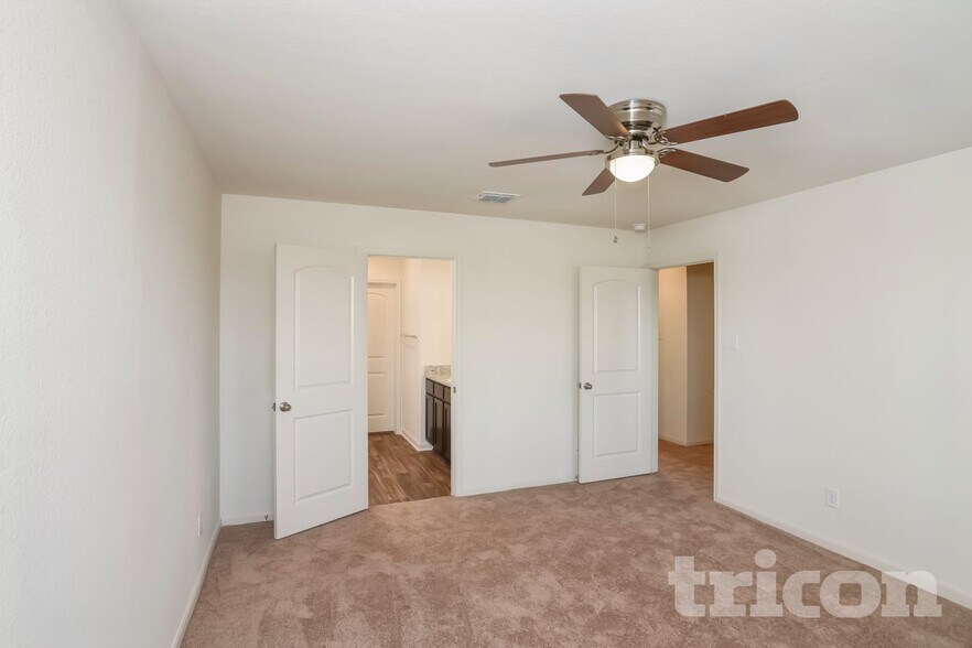 Building Photo - 11031 Chatham Ct