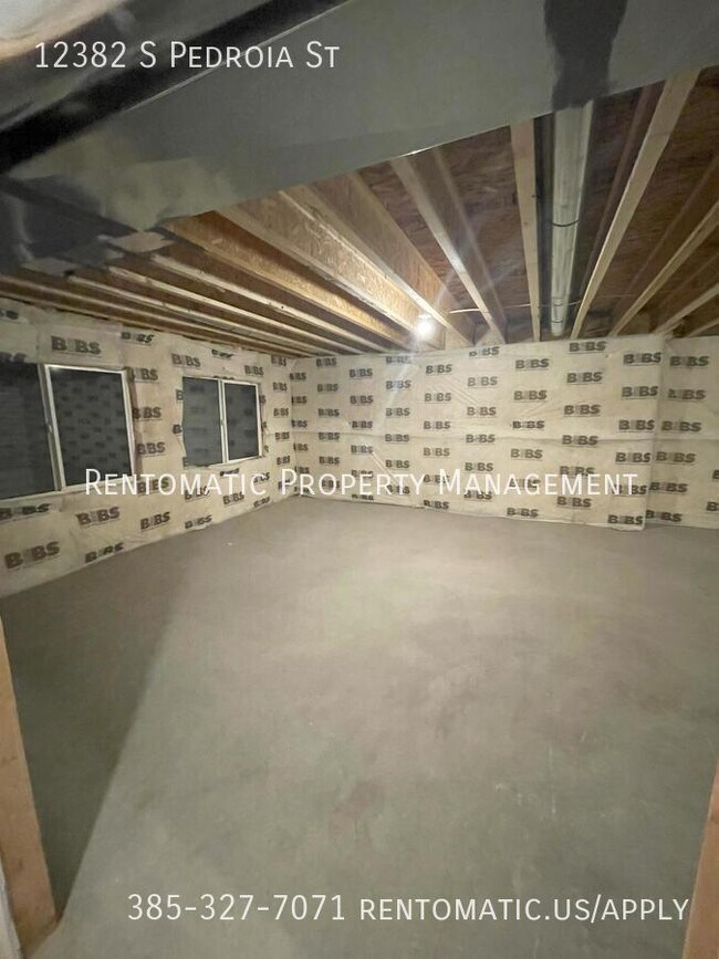 Building Photo - 12382 Pedroia St